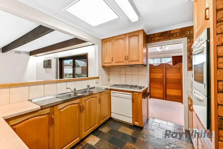 Sixth view of Homely house listing, 8 Singleton Drive, Mulgrave VIC 3170