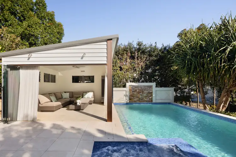 15 Combles Road, Camp Hill QLD 4152