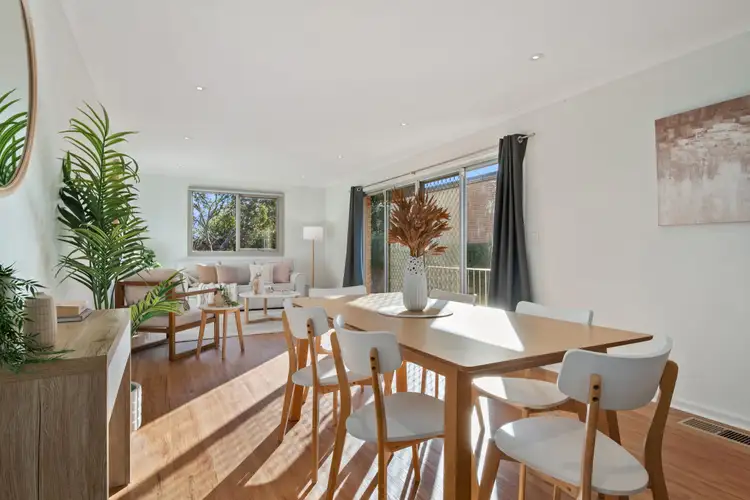 10 Mackaness Place, Garran ACT 2605