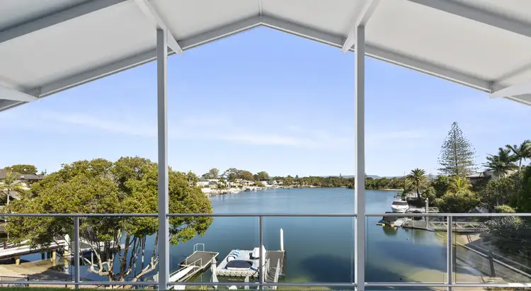 5 Valencia Avenue, Isle of Capri QLD 4217