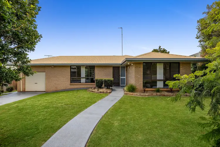 10 Wessex Street, Harristown QLD 4350