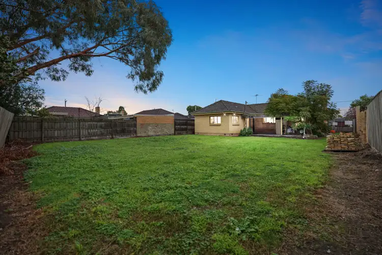 Fourth view of Homely house listing, 2 Marylin Court, Bentleigh East VIC 3165