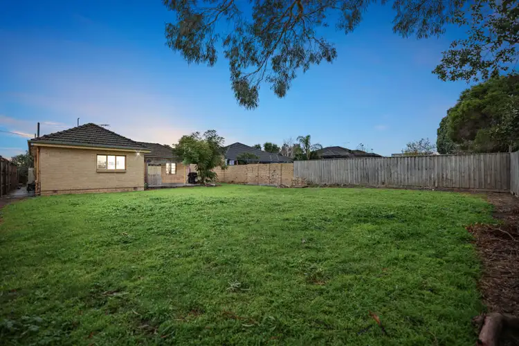 Fifth view of Homely house listing, 2 Marylin Court, Bentleigh East VIC 3165