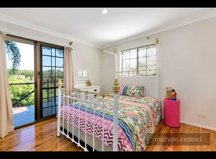 Third view of Homely house listing, 8 Jocelyn Court, Chapel Hill QLD 4069