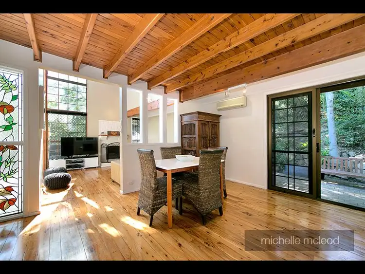 Sixth view of Homely house listing, 8 Jocelyn Court, Chapel Hill QLD 4069