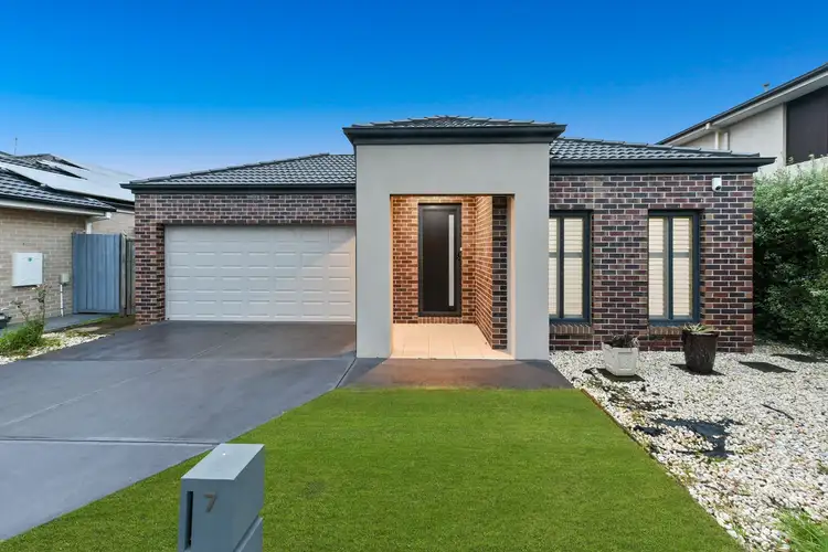 7 Dapple Crescent