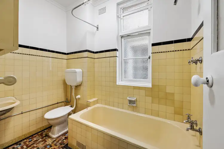 Third view of Homely studio listing, 32/5 Darley Street, Darlinghurst NSW 2010