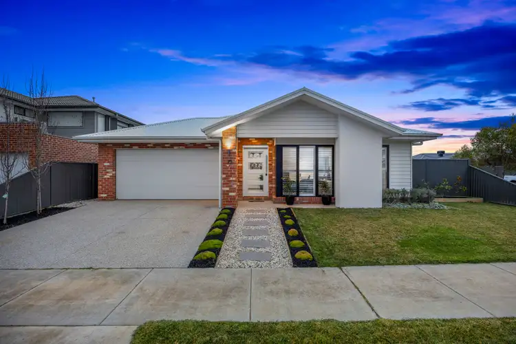 10 Lee Road, Lucas VIC 3350