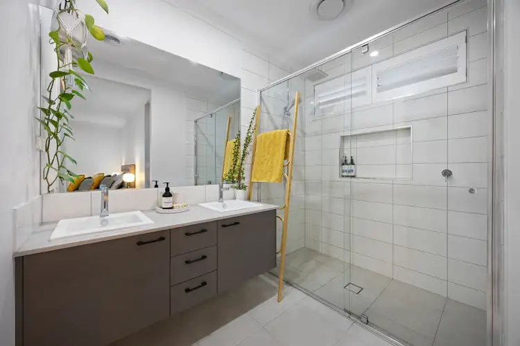 Fifth view of Homely house listing, 10 Lee Road, Lucas VIC 3350