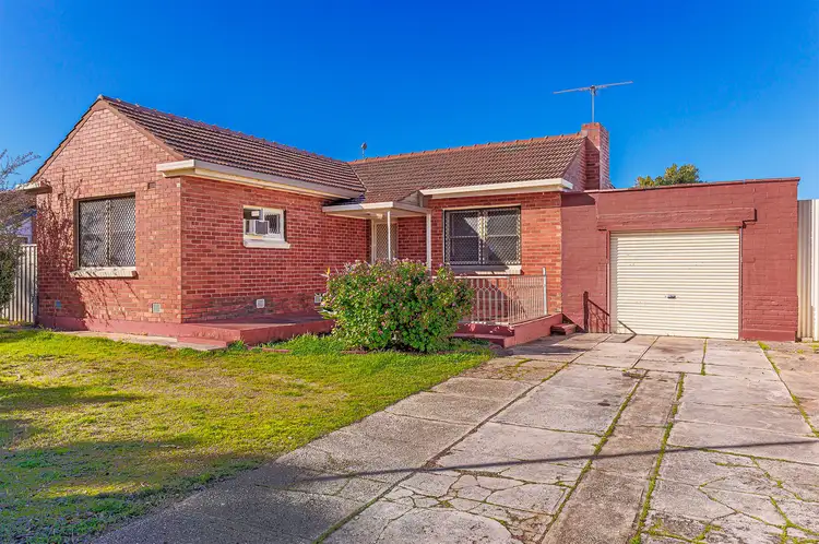 14 Woodfalls Road, Elizabeth Vale SA 5112