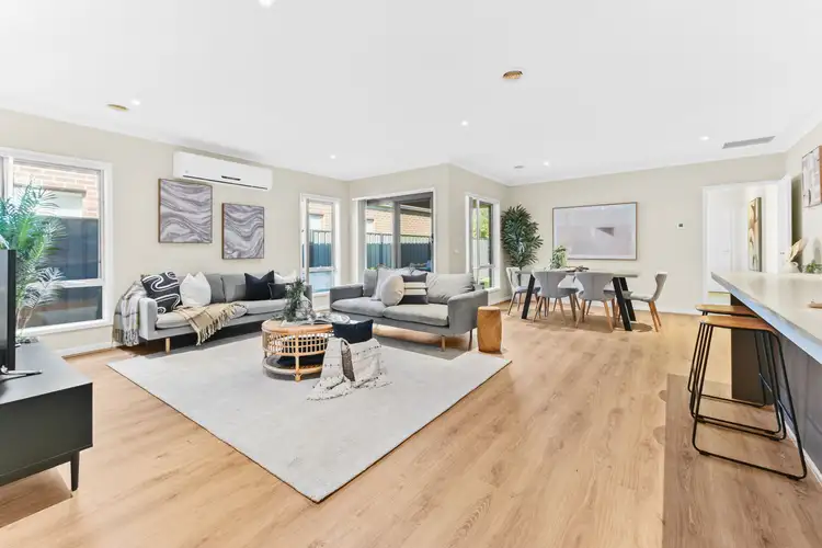 39 Blackledge Drive, Clyde North VIC 3978