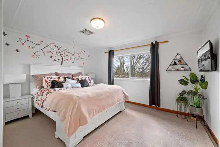 Sixth view of Homely house listing, 8 Taber Place, Bradbury NSW 2560