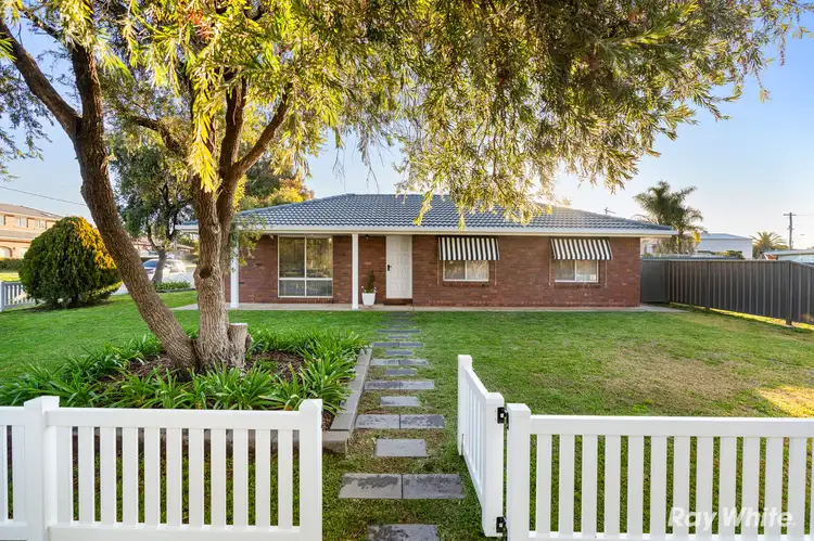 1 Hume Street, Lake Albert NSW 2650