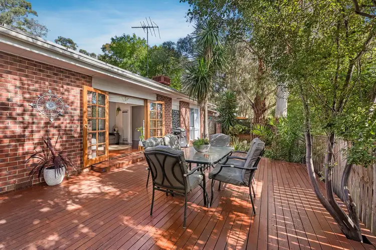 8 Dering Street, Diamond Creek VIC 3089