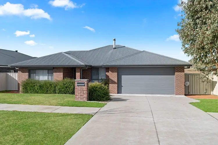 54 Quiberon Way, Goulburn NSW 2580