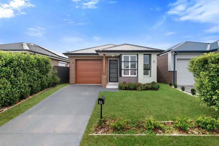 10 Oak Flat Avenue, Cobbitty NSW 2570