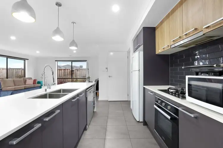 Fourth view of Homely house listing, 7 Casabene Drive, Tarneit VIC 3029