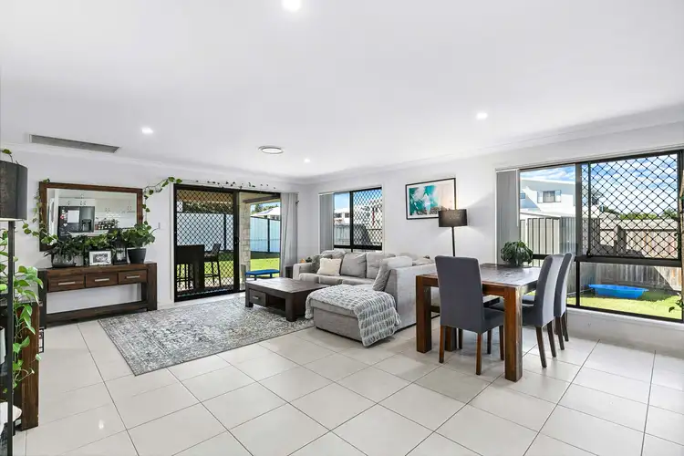 Fifth view of Homely house listing, 2 Oceanfront Court, Urangan QLD 4655