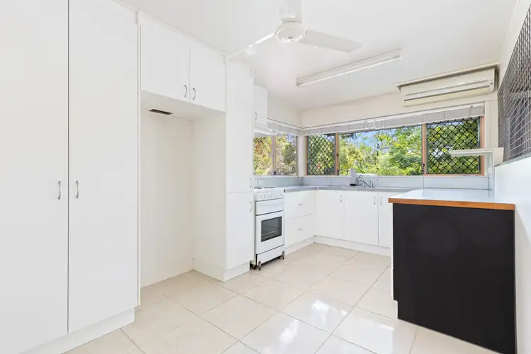 Sixth view of Homely house listing, 10 Donnelly Place, Emerald QLD 4720