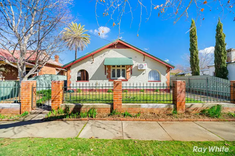 66 Simmons Street, Wagga Wagga NSW 2650