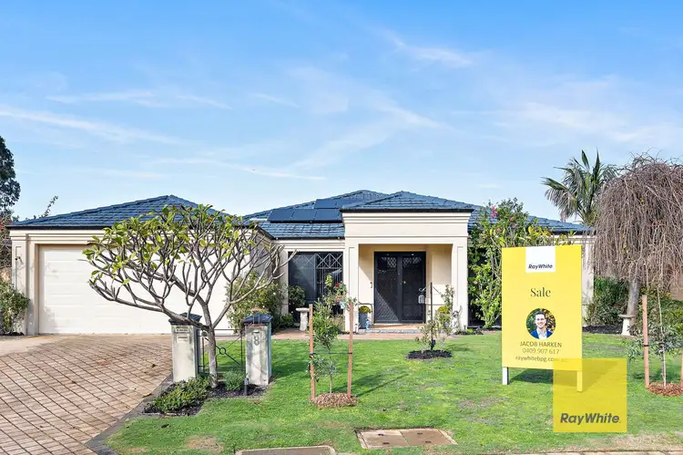 8 Kinnerton Gardens, Canning Vale WA 6155
