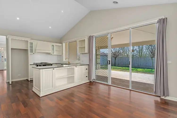 Fourth view of Homely house listing, 2 Skehan Court, Romsey VIC 3434