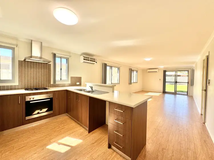 10 Weaver Place