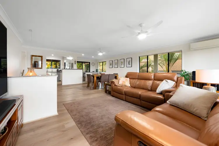 Second view of Homely house listing, 5 Redleaf Street, Mansfield QLD 4122