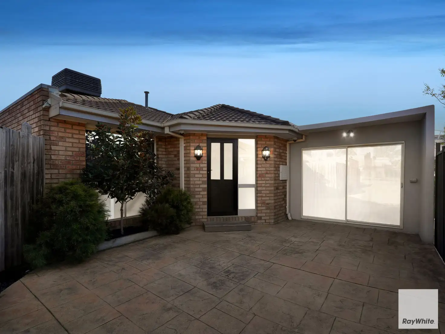 Main view of Homely unit listing, 2/39 Manchester Drive, Sydenham VIC 3037