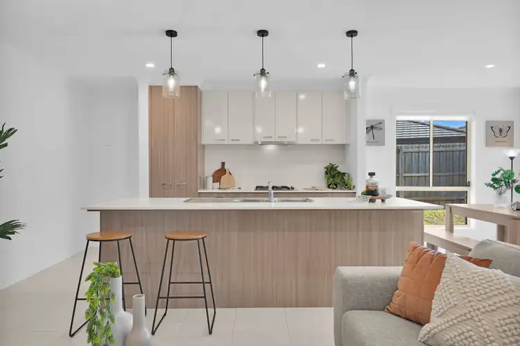 13 Sandstone Circuit, Carrum Downs VIC 3201