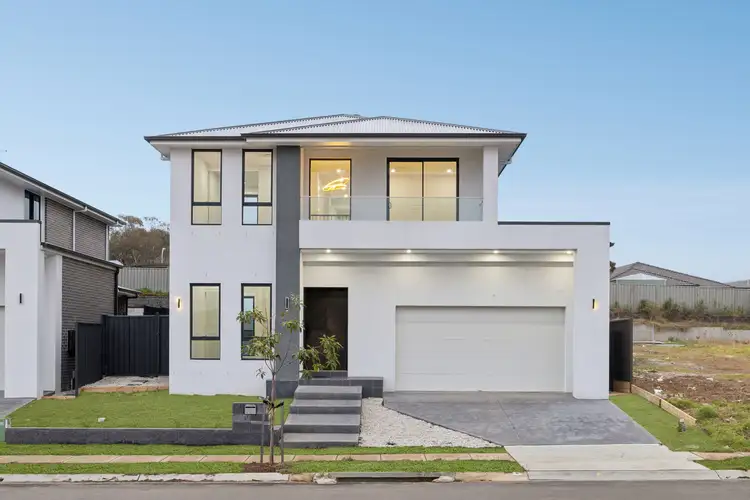 8 Illyria Street, Rosemeadow NSW 2560