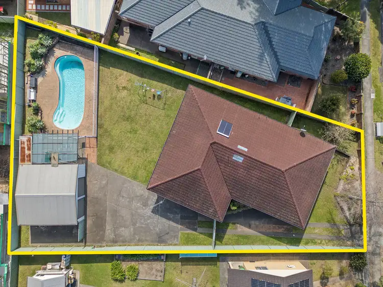 27 Central Avenue, Oak Flats NSW 2529