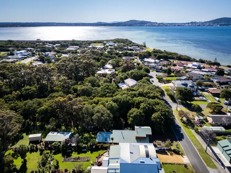 11 King George Street, Little Grove WA 6330