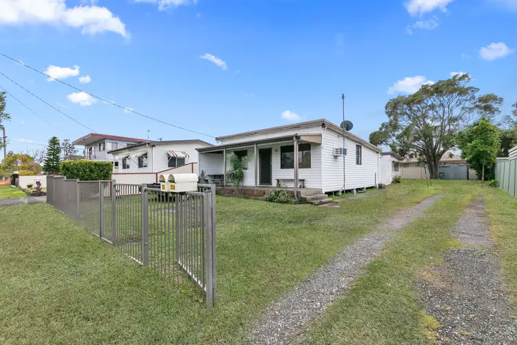 31 Coraldeen Avenue, Gorokan NSW 2263