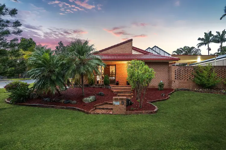 8 Plateau Drive, Springwood QLD 4127