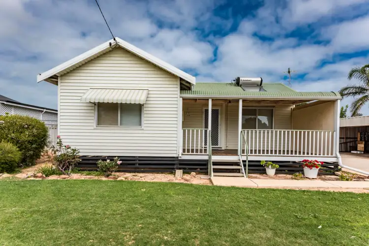 6 Critch Place, Wonthella WA 6530