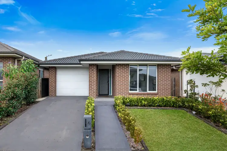 6 Reynolds Street, Spring Farm NSW 2570