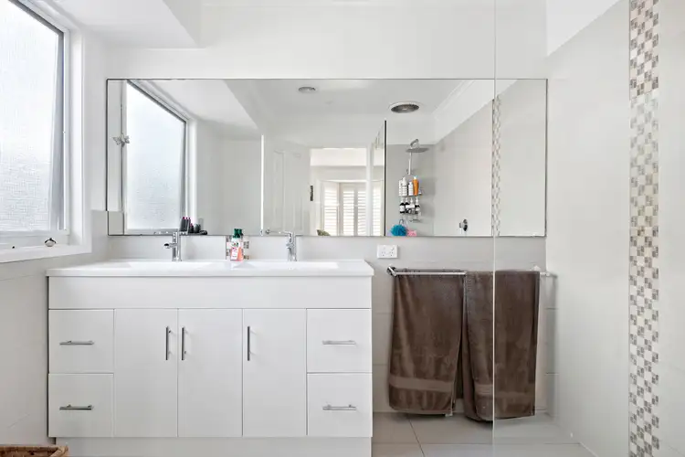Sixth view of Homely house listing, 5 Allington Place, Langwarrin VIC 3910