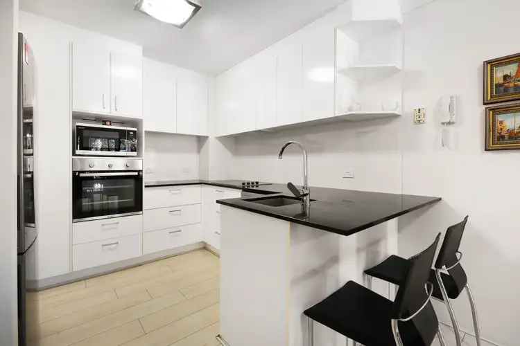 Fourth view of Homely unit listing, 2/16-26 Waverley Street, Southport QLD 4215