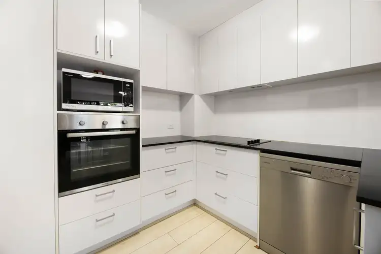 Fifth view of Homely unit listing, 2/16-26 Waverley Street, Southport QLD 4215