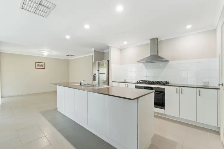 Second view of Homely house listing, 8 Mesa Link, Baldivis WA 6171