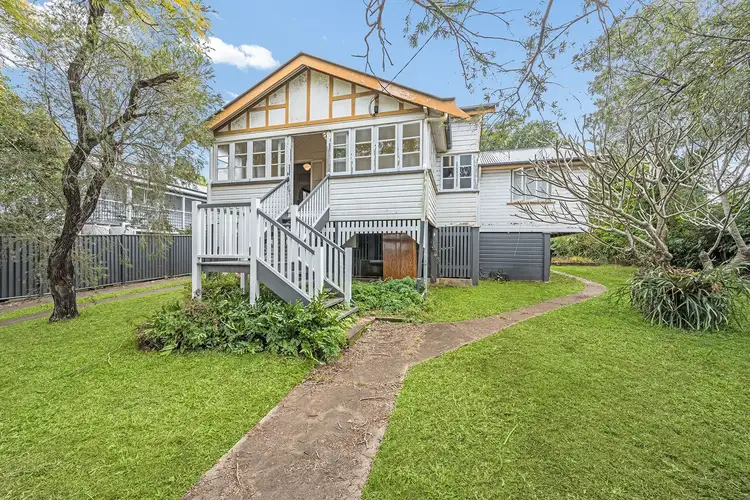224 Cliveden Avenue, Corinda QLD 4075