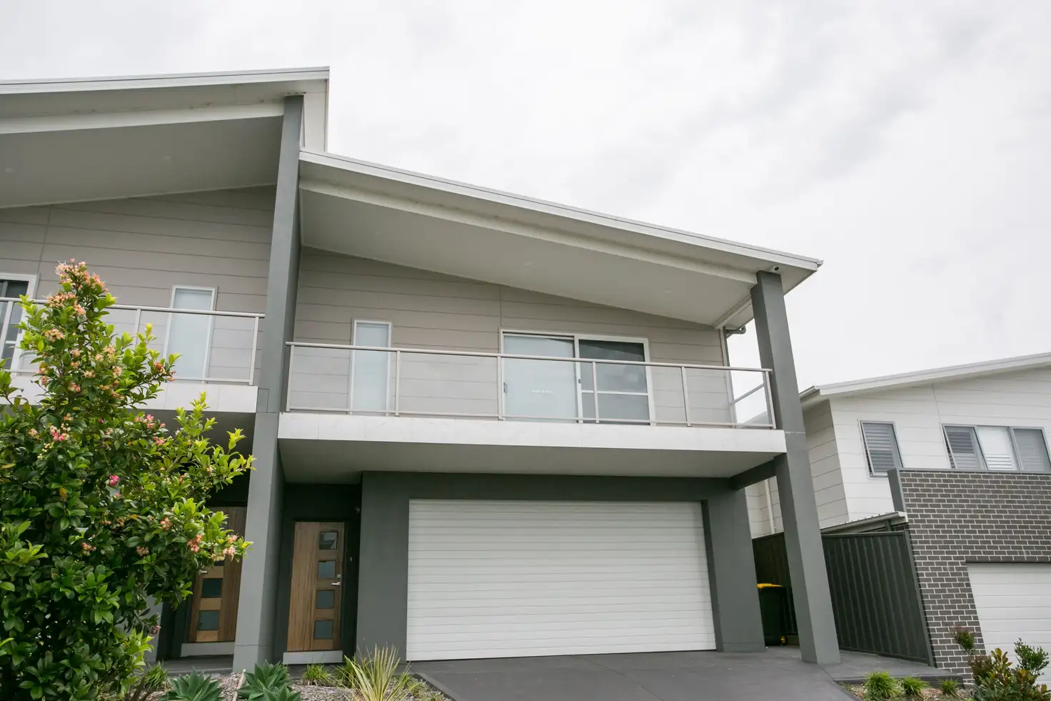 Main view of Homely semi-detached listing, 2/21 Elizabeth Circuit, Flinders NSW 2529