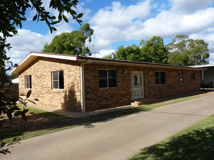 8 Hill Street, St George QLD 4487