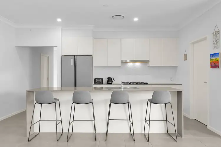 15 Manorina Place