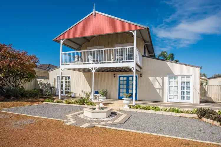 2B Half Moon Drive, Waggrakine WA 6530