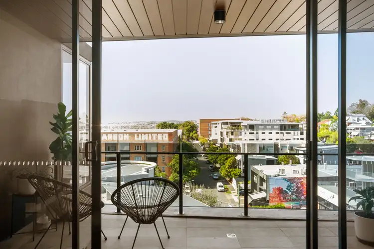 TOP FLOOR/109 Commercial Road, Teneriffe QLD 4005