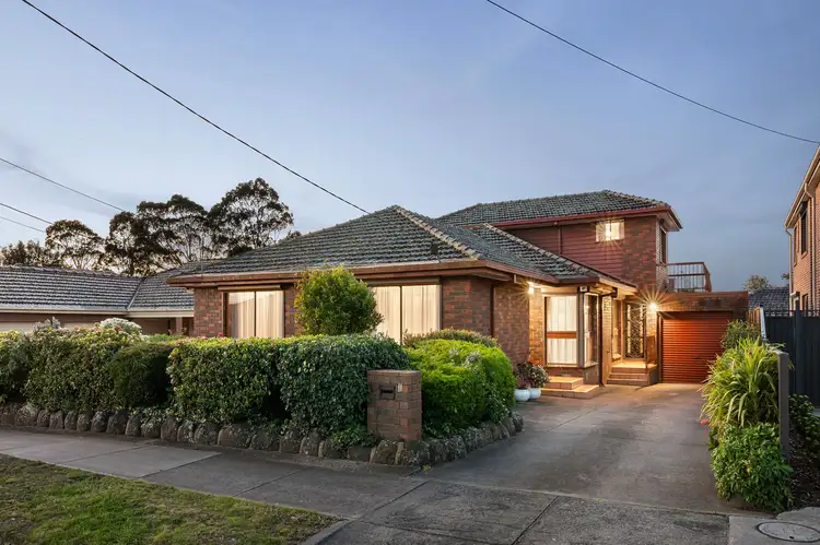 11 CLOVERDALE Close, Burwood East VIC 3151