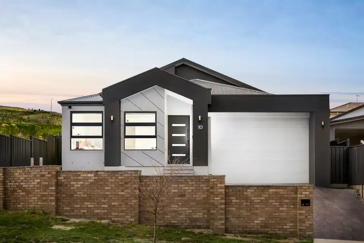 10 Bannon Avenue, Sunbury VIC 3429