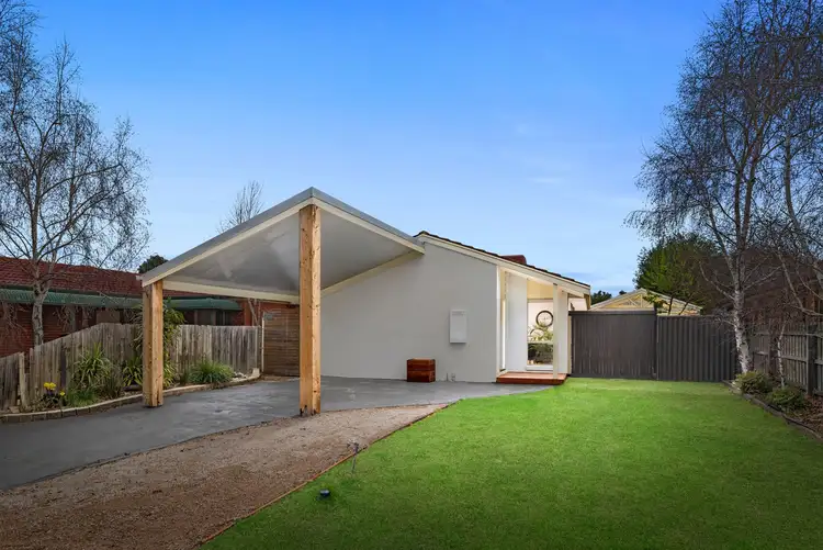 Second view of Homely house listing, 5 Pineview Court, Werribee VIC 3030